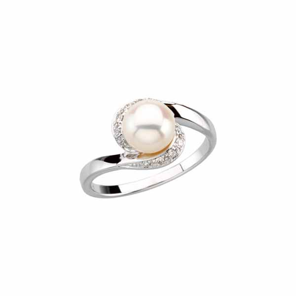 Pearl & Diamond Accented Ring